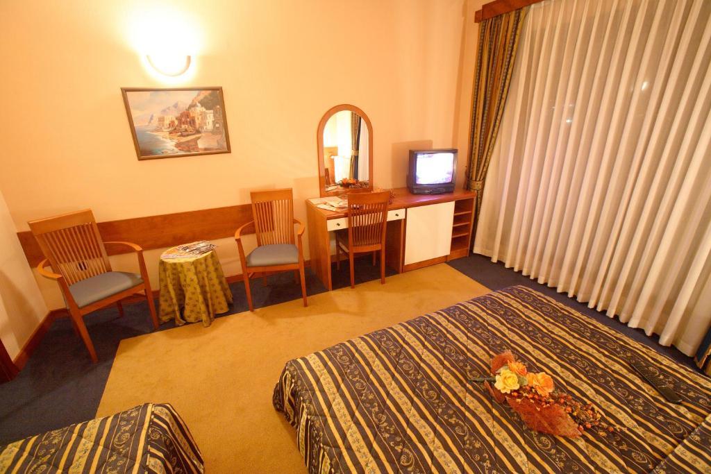 Hotel Dinara Livno Rum bild