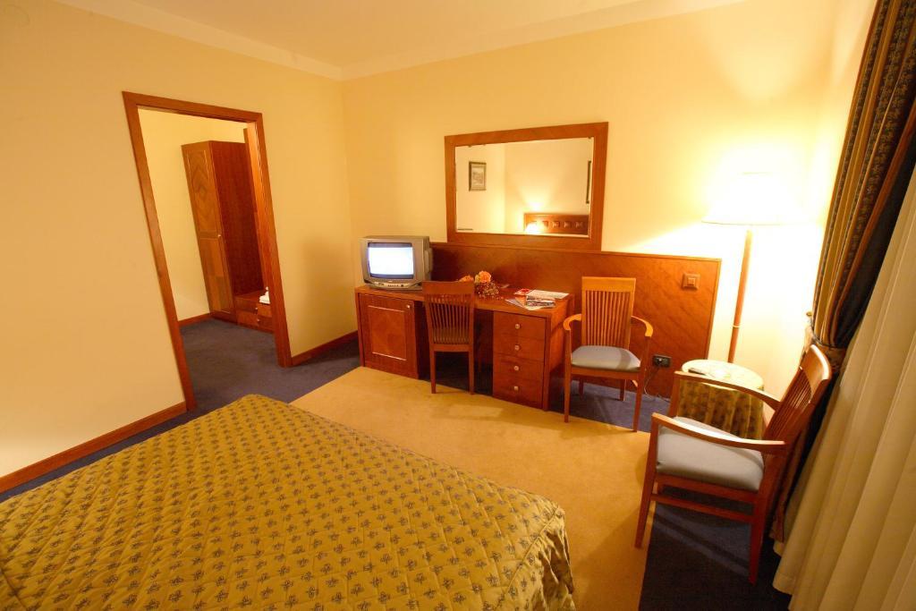 Hotel Dinara Livno Rum bild