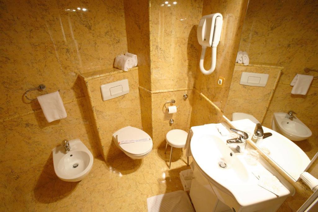 Hotel Dinara Livno Rum bild