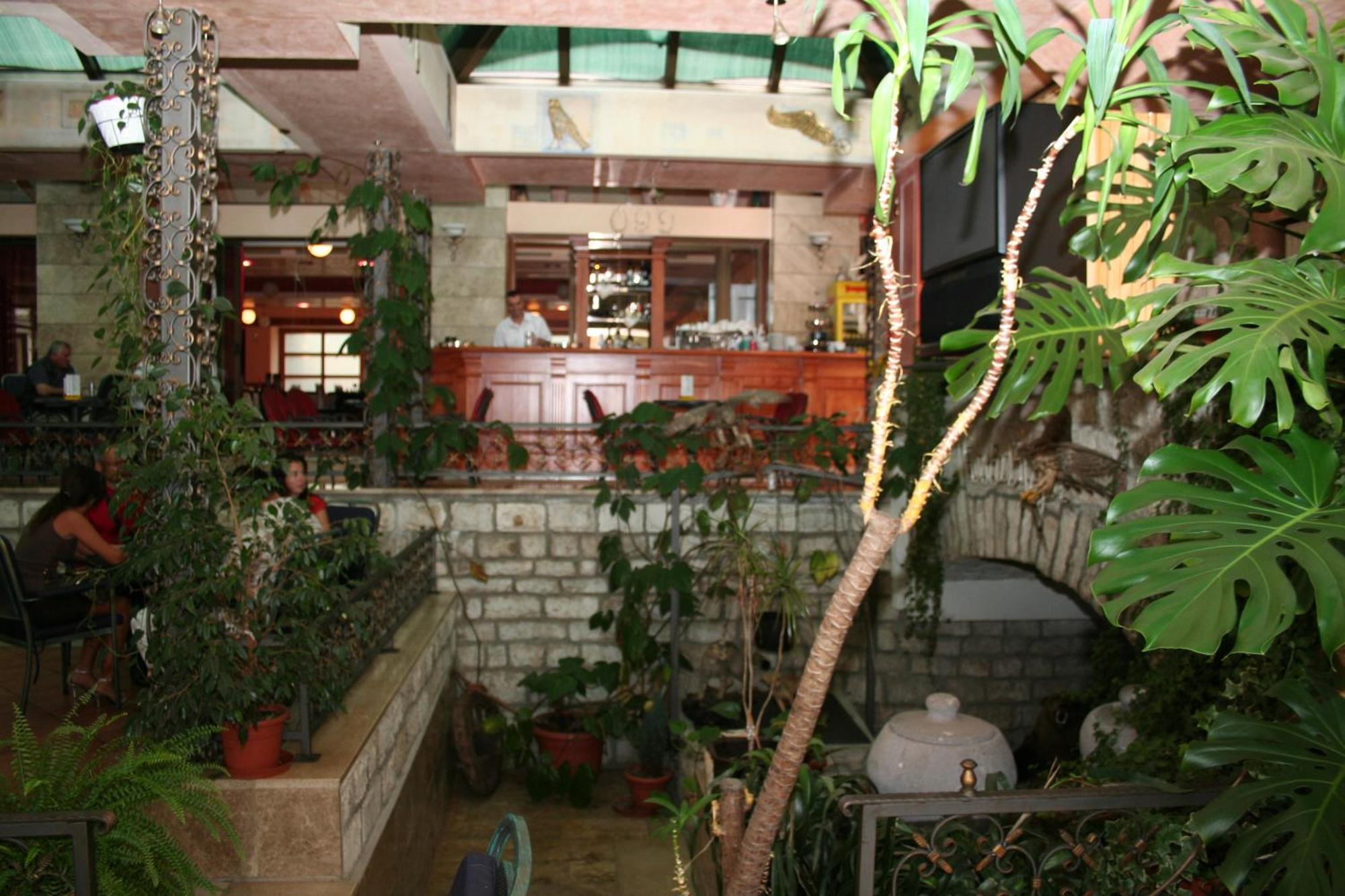 Hotel Dinara Livno Rum bild