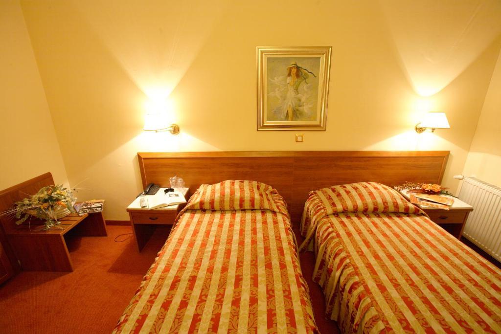 Hotel Dinara Livno Exteriör bild