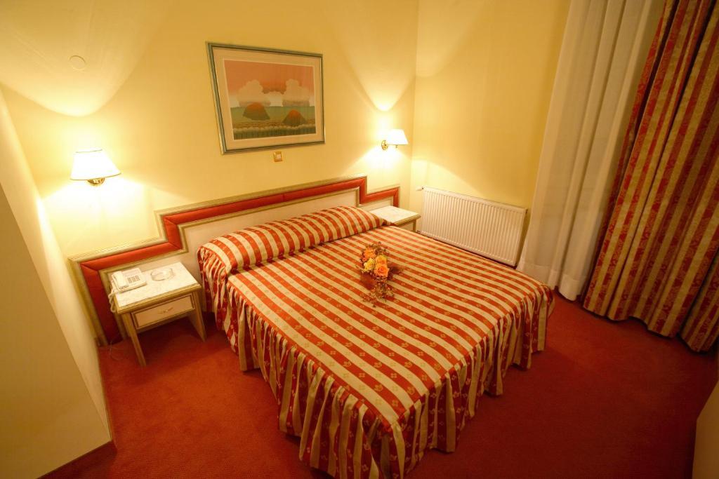 Hotel Dinara Livno Rum bild